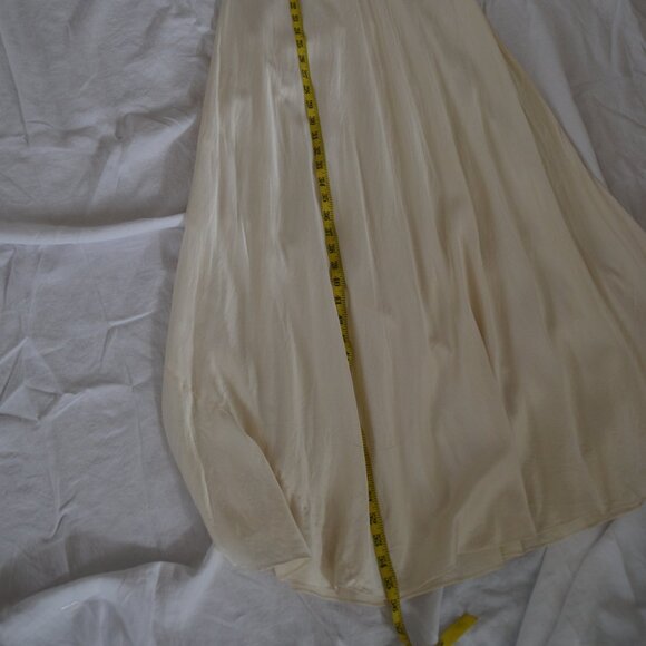 Vintage 1990s Victoria's Secret 100% SILK Ivory/Black Lace Night Gown Gold Tag M - Picture 15 of 16